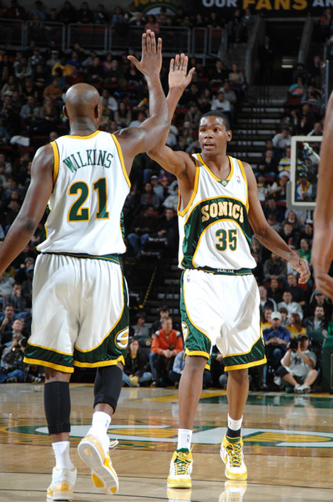 西海岸代理主帅：希望带领球队取胜，巩固我们在积分榜的位置