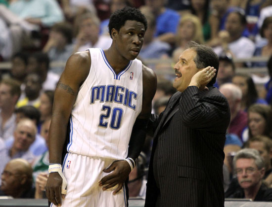 约基奇的CBA队友？场均26分7板，离开掘金，兑现白色的死神天赋！