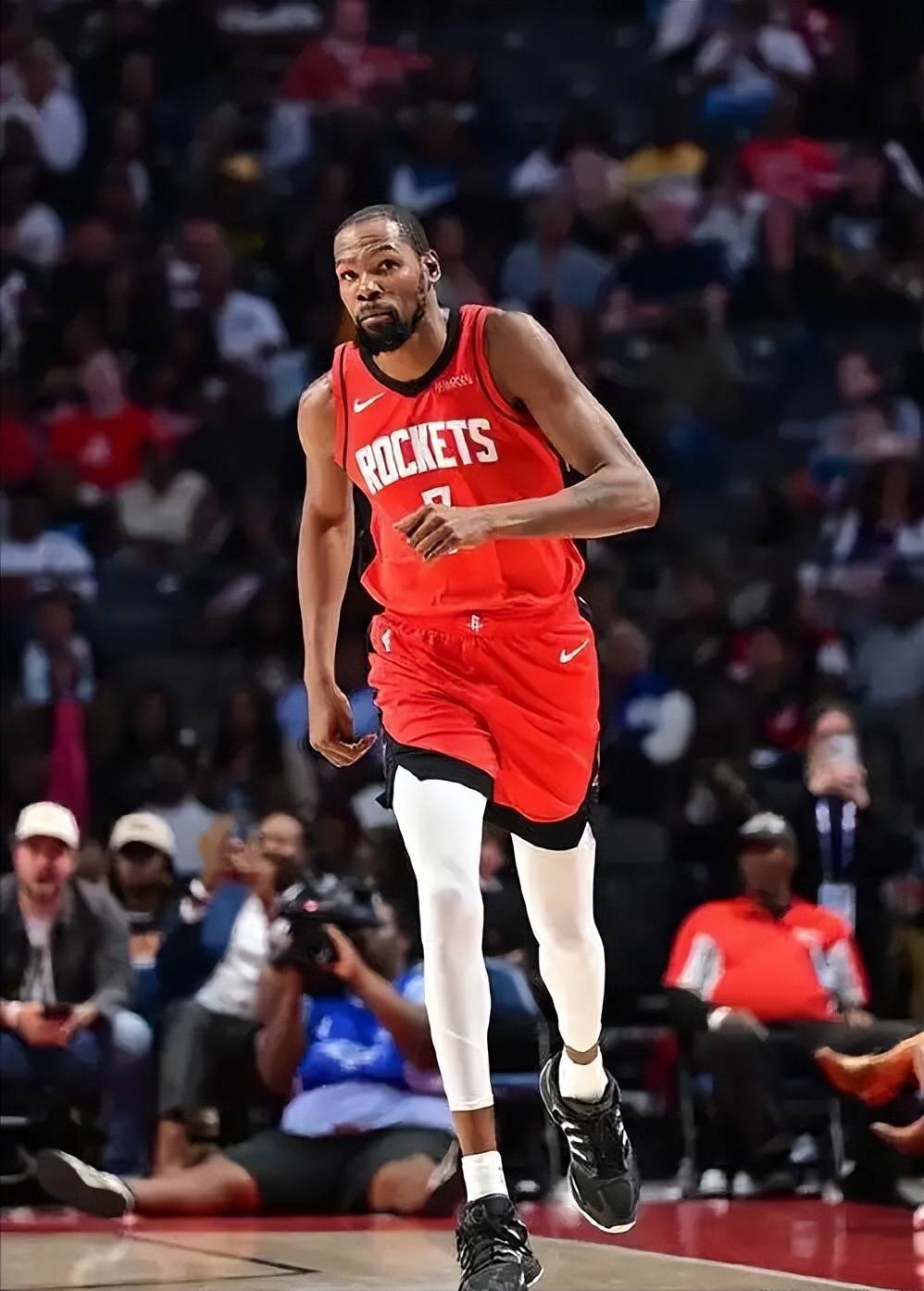 欧冠最新积分榜：拜仁取胜升至第2，利物浦第8，巴萨第14