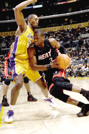 扬科维奇：我和邵佳一很早就认识，他兼具中欧足球特质