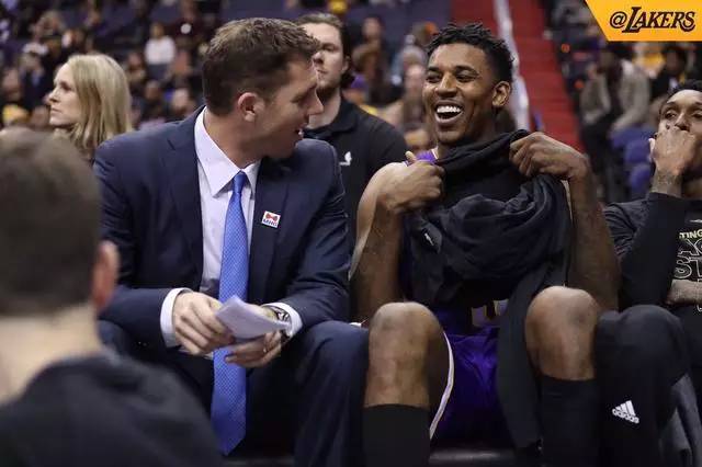 快船103-102勇士2喜2忧！桑普森奇兵，柯林斯太好用，祖巴茨快走