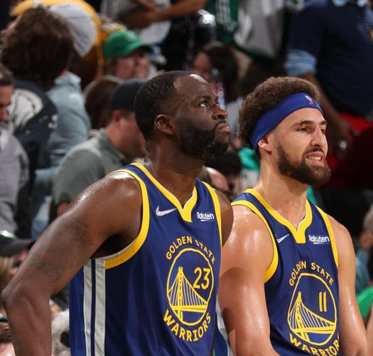 猫区的水友喜欢詹姆斯的多还是喜欢库里的多？10亮23回复