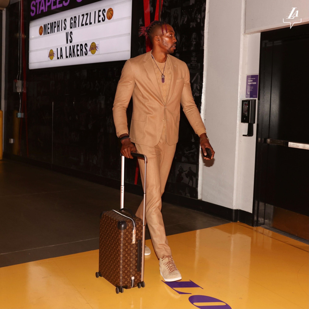 本赛季浓眉打至少30分钟的比赛，独行侠胜率达到5成